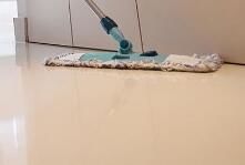 在辦公室進(jìn)行保潔的時(shí)候，要注意哪些方面呢？