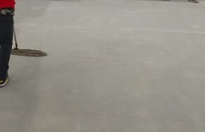 在工廠(chǎng)進(jìn)行保潔作業(yè)時(shí)，要注意什么呢？